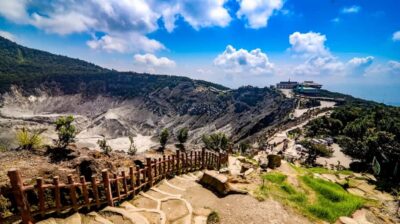 Jakarta: Bandung Volcano Day Tour - Tangkuban Perahu Volcano: crater views, steam, and photo-friendly hiking