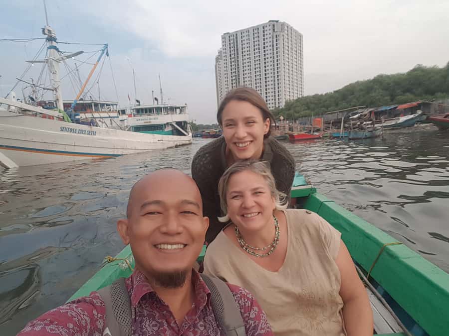 Jakarta: Cultural, Religious, and Historical Highlights Tour - Istiqlal Mosque and Jakarta Cathedral: tolerance you can see up close