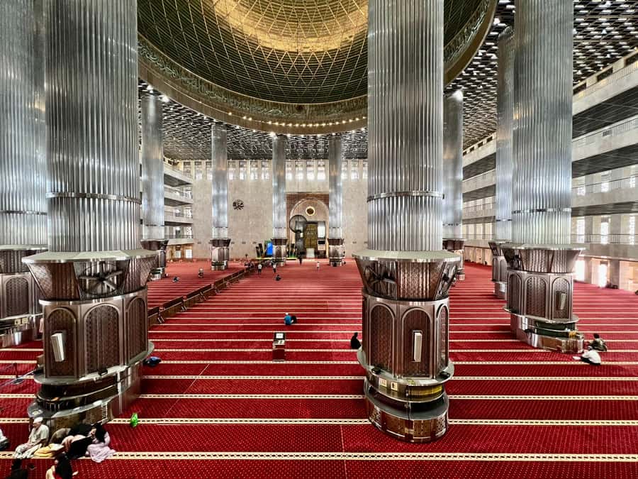 Jakarta: Cultural, Religious, and Historical Highlights Tour - Getting picked up (and staying comfortable through it all)