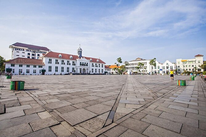 Jakarta Full-Day Highlights Tour with Transfer - Getting Picked Up, Then Staying Sane for 7–8 Hours