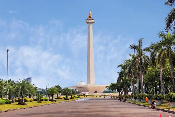 Jakarta: Half-Day Highlights Tour - Istiqlal Mosque and the Cathedral: Two Beliefs, One Corner of Jakarta