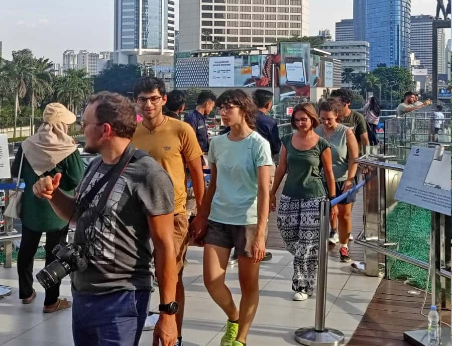 Jakarta Half-Day Sightseeing Tour To Modern and Old Town - Why the guides make this tour feel personal (Haidar and Fitri as examples)
