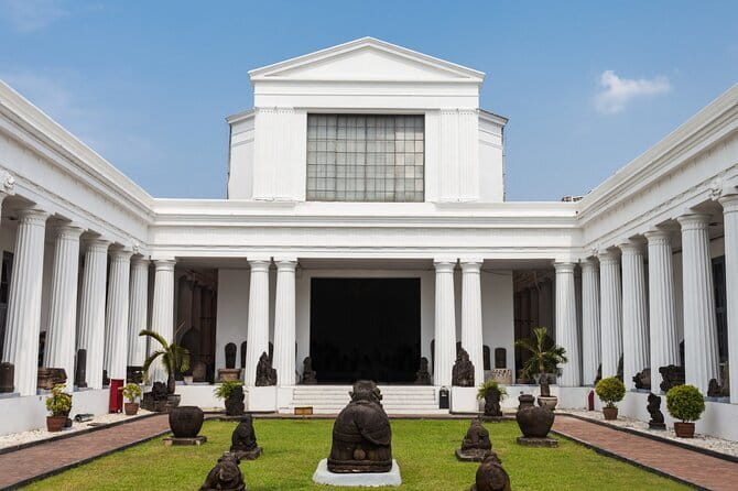 Jakarta Highlight Places with Multilingual Guide - Door-to-Door Jakarta Highlights Without the Transit Headache