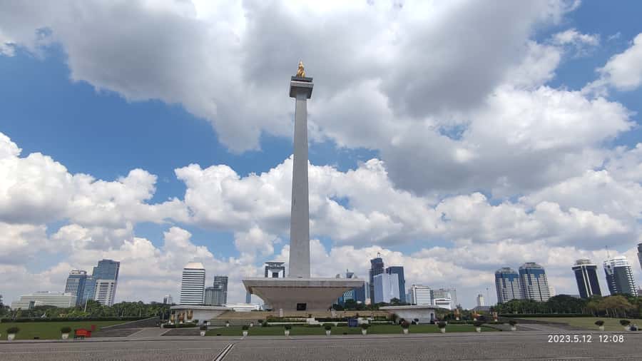 Jakarta: Highlights Capital City with Canal Boat Tour - Kota Tua Jakarta and Fatahillah Square: Dutch-era streets where you can slow down