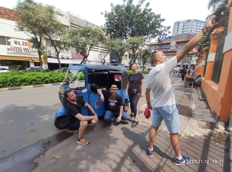 Jakarta: Highlights Capital City with Canal Boat Tour - Merdeka Square, National Monument, and presidential-area sights in downtown Jakarta