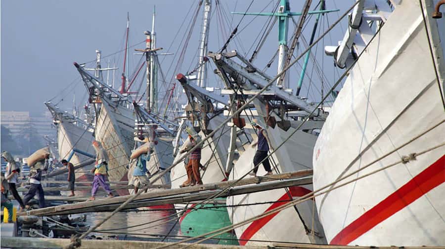 Jakarta : Highlights Explore Full Day Tour - Sunda Kelapa Harbour: seeing commerce in action