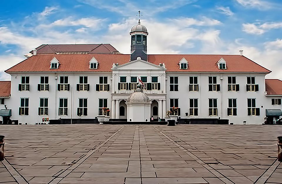 Jakarta : Highlights Explore Full Day Tour - Price and logistics: does $92 feel like a deal?