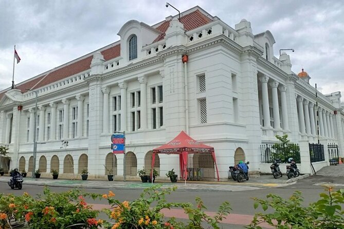 Jakarta Indonesian Culture in half Day - Lunch in Central Jakarta: A Practical Midday Reset