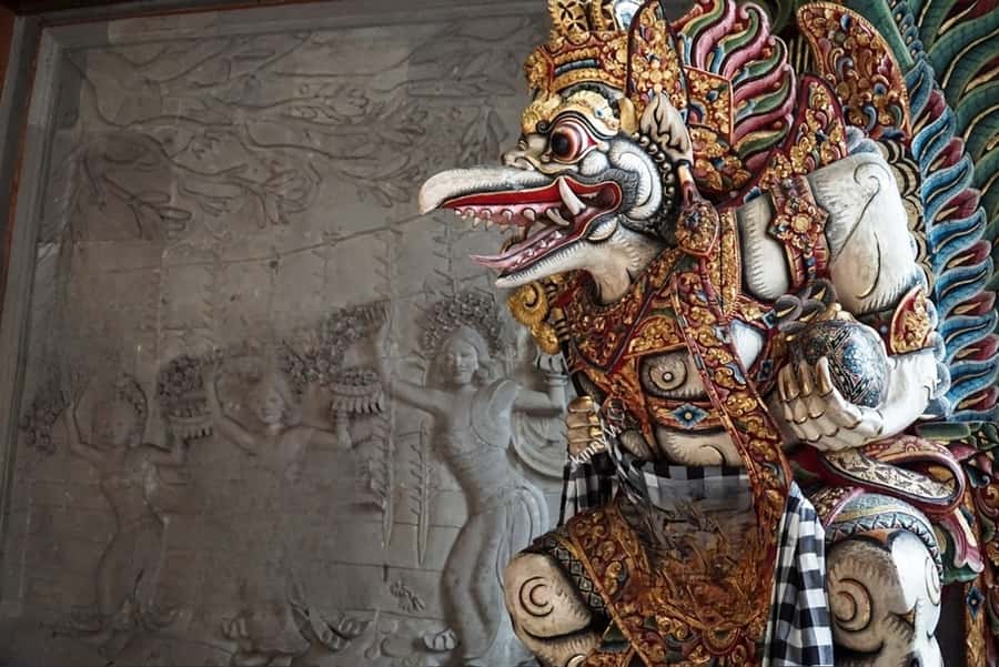 Jakarta: Jakarta Culture and Landmarks Full-Day Tour - Taman Mini Indonesia Indah: when “one country” means many styles