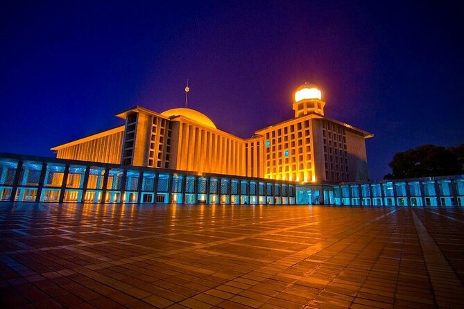 Jakarta Night Tour : Enjoyable Night time in Jakarta (Hotel Pick-up) - Istiqlal Mosque: a major Southeast Asia landmark in evening light