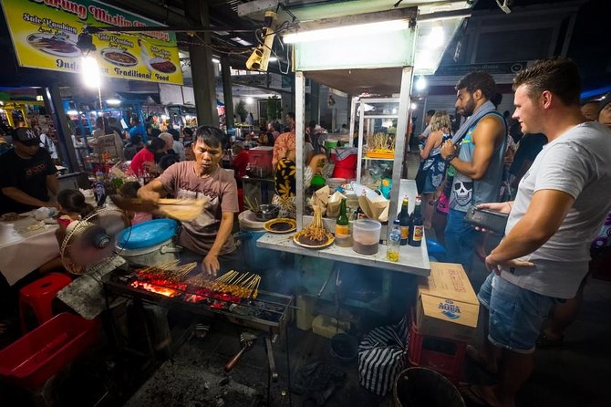 Jakarta Night Tour : Enjoyable Night time in Jakarta (Hotel Pick-up) - Lapangan Banteng area and the jump into street food