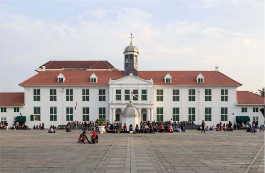 Jakarta Port: Private Guided City Highlights Shore Excursion - From Tanjung Priok Port to Your First Photo Stop: How the Day Starts