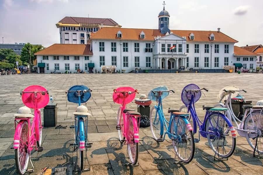 Jakarta: Private custom tour with a local guide - Tips to Get the Best Version of This Tour