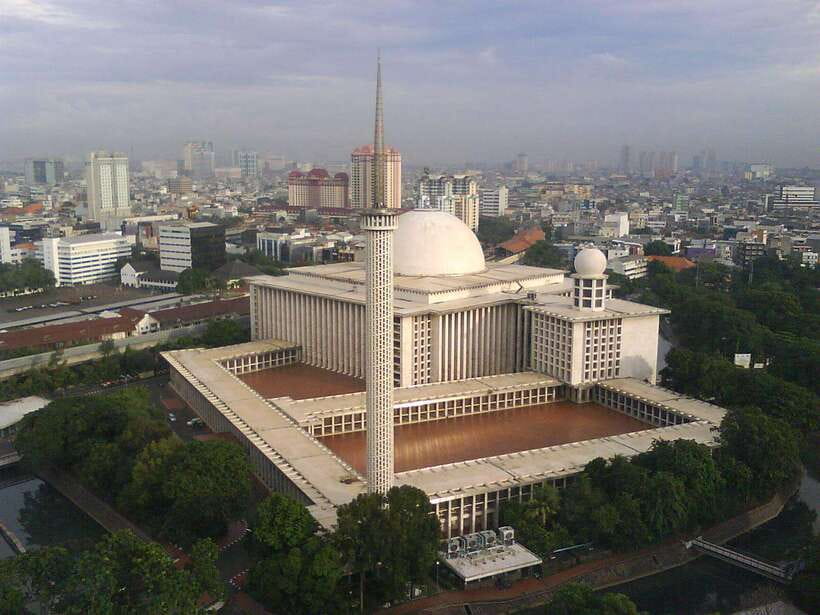 Jakarta : Private Tour Old Batavia Heritage Half Day Tour - National Monument: 132 Meters and the 48-Diorama Basement