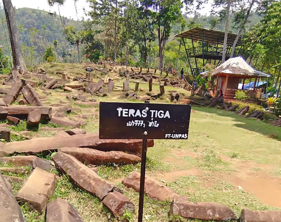 Jakarta Private Tour : Situs Gunung Padang - A 12-hour escape from Jakarta to Java’s oldest puzzle