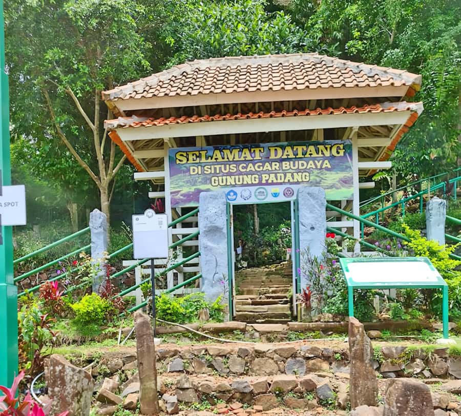 Jakarta Private Tour : Situs Gunung Padang - Timing and lunch: how to keep the day comfortable
