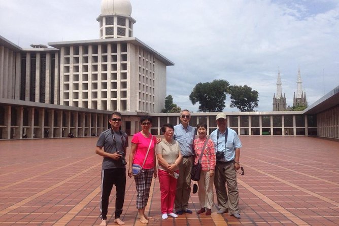 Jakarta Private Tour with local Guide & Lunch - Jakarta by Private Vehicle: The Real Difference Is Not Getting Stuck