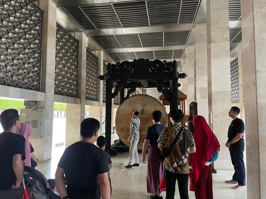 Jakarta Social and Political Walk - Key highlights you should care about