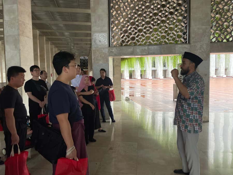 Jakarta Social and Political Walk - Why a social and political walk works in Jakarta