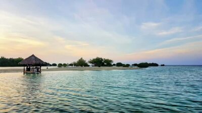 Jakarta Tour : Beauty Thousand Island of Jakarta - Getting to the islands: 2 hours at sea shapes your whole day