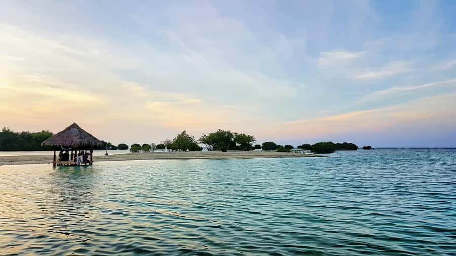 Jakarta Tour : Beauty Thousand Island of Jakarta - Getting to the islands: 2 hours at sea shapes your whole day