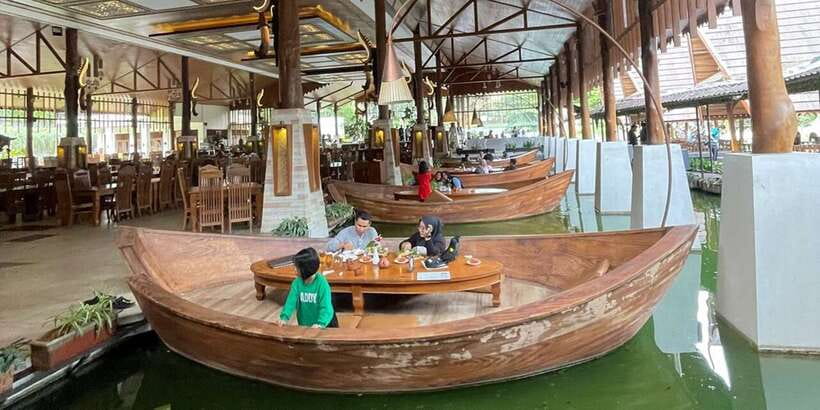 Jakarta: Volcano, Tea/Rice Fields, Hot Spring, Local Food - Why this Jakarta volcano day trip works (even though it’s long)