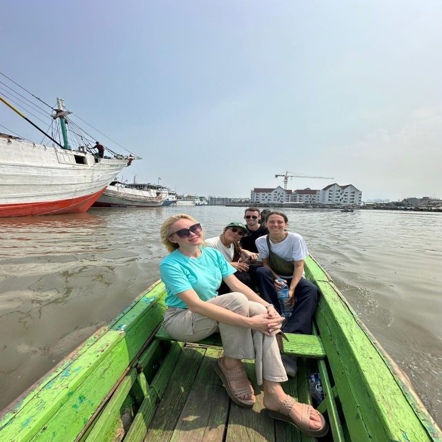 Jakarta Walking Tour: Explore Jakarta as the Locals do - Monas and the National Library: big symbols plus a view option