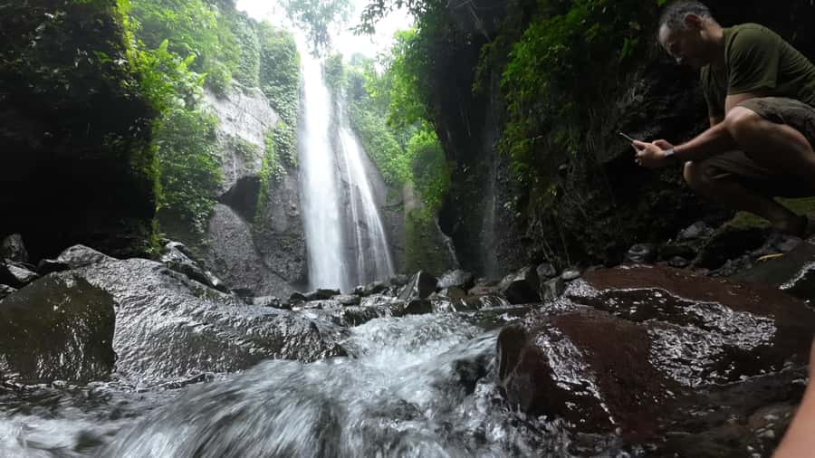 Jakarta: Waterfalls, Volcano, White Crater, Tea, Hot Spring - Choosing the Volcano and White Crater Option