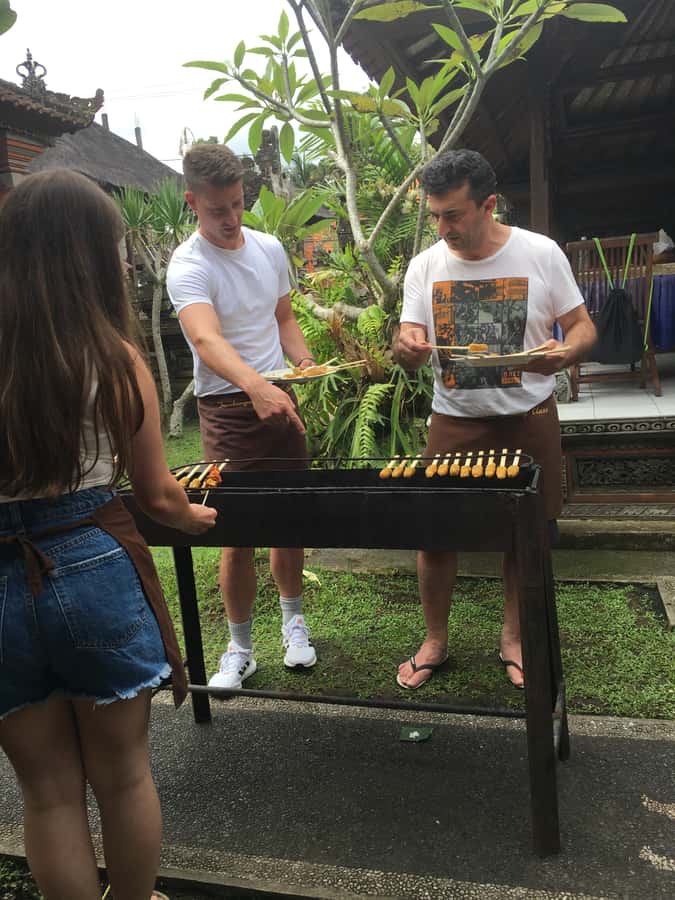 Jambangan bali cooking class with morning market tour - Coconut Oil and Daily Offerings: The Traditions Behind the Flavors