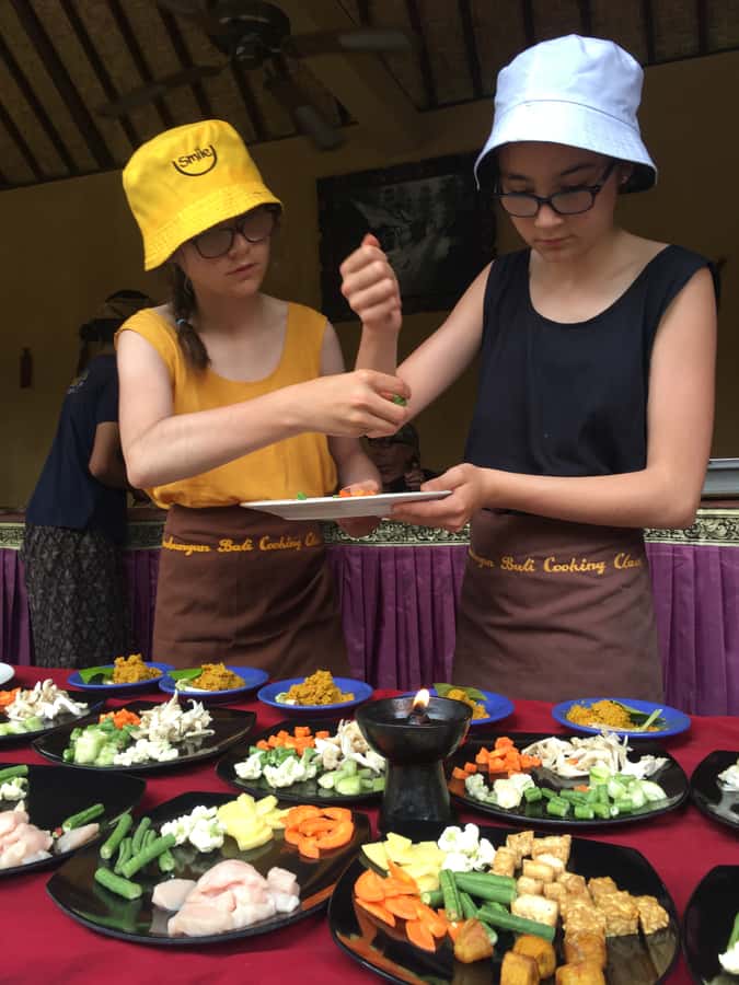 Jambangan bali cooking class with morning market tour - Cooking With Traditional Techniques: Your Spices, Your Steps