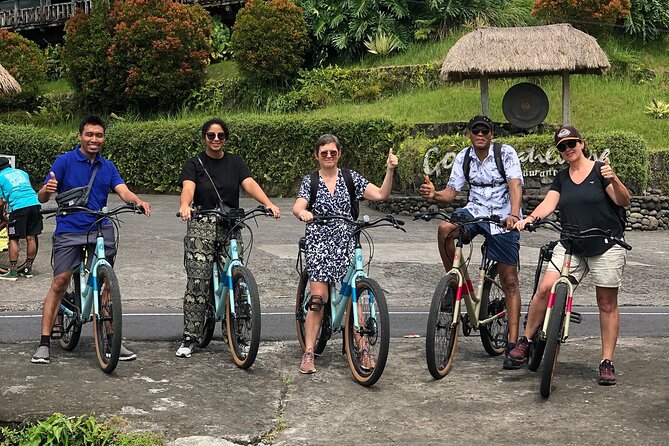 Jatiluwih E-bikes Tour Cycling Group - Stop 1 at Jatiluwih Green Land and the irrigation system lesson