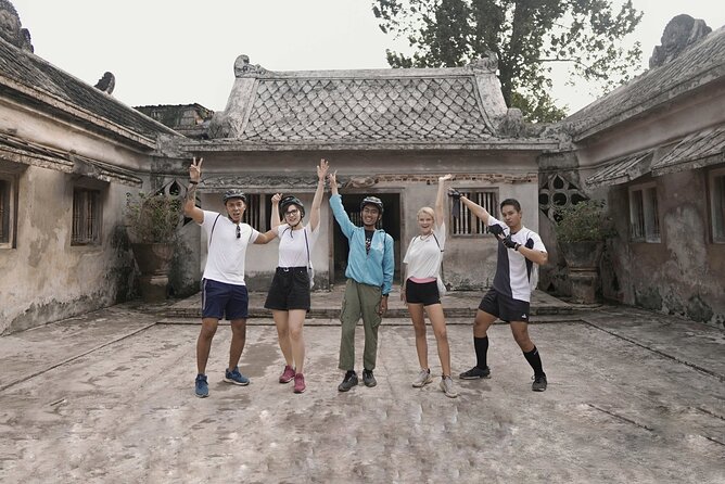 Jogja Hidden Gems - Cycling Tour - Chinese Temple Stop: Learning How Communities Shape Jogja