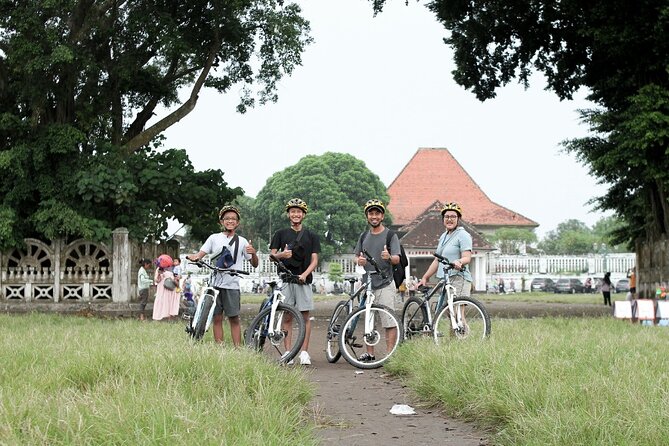 Jogja Hidden Gems - Cycling Tour - Narrow Neighborhood Streets and Kampung Life Without the Rush
