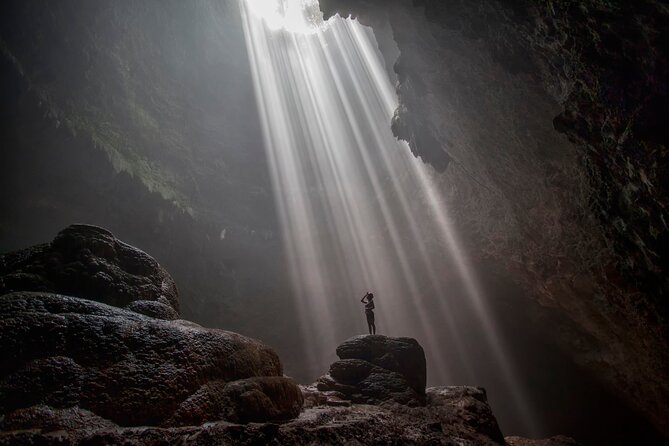 Jomblang Cave, Pindul Cave and Oyo River Tour - Stop 1: Pindul Cave and the water-tube experience