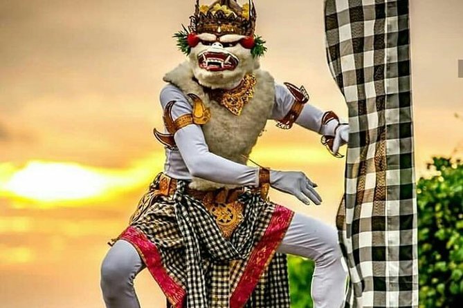 Kecak fire dance and uluwatu temple tour - free wifi - Price check: $28 tour cost, then budget the entrances
