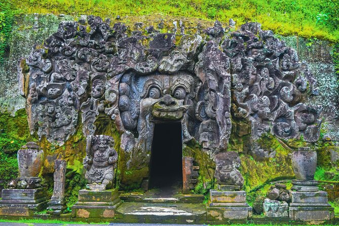 Kintamani Lake & Volcano Tour - Mas carving workshops: watching craftsmen at work