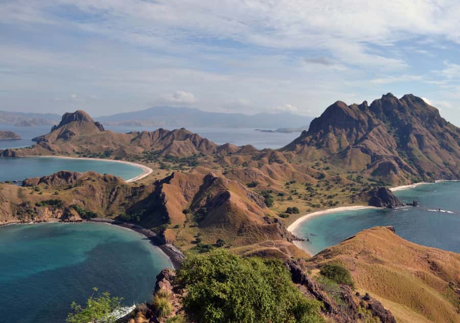 Komodo Island: Private 3-Day Tour with Boat and Hotel Stay - Day 1 in practice: Bidadari snorkeling, Rinca dragons, Padar at night