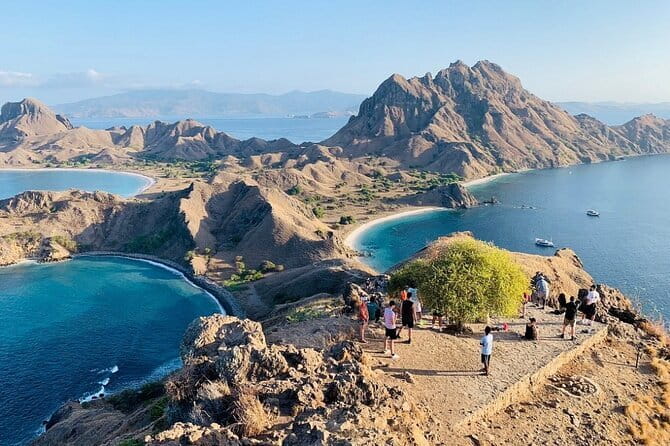 Komodo Islands with Speedboat in Labuhan Bajo - Pulau Siaba Besar: Calm Currents, Snorkeling to Around 16–18 Meters