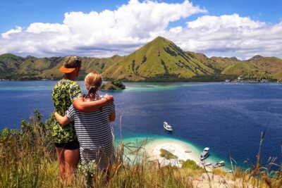 Komodo Tour 3D/2N Live on Board -Join Group Category-Share Cabin - Day 2: Padar stairs, Pink Beach snorkeling, and Komodo Island trekking