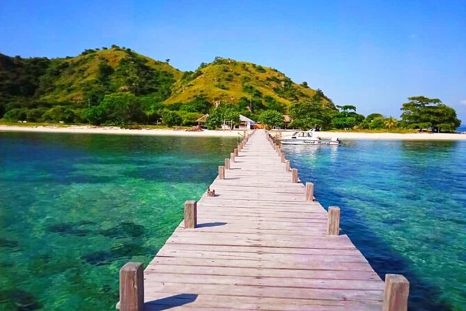 Komodo Tour 3D/2N Live on Board -Join Group Category-Share Cabin - Food, drinks, and snorkeling gear that keep the day moving