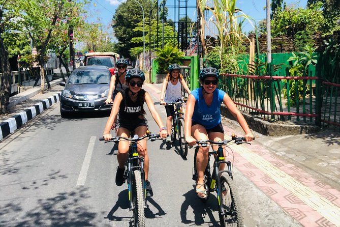 Kotagede Royal Route - Cycling Tour - How the guide makes narrow lanes feel manageable
