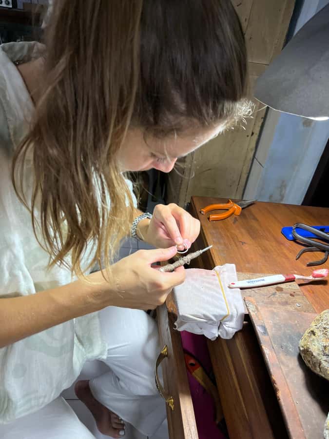 Kotagede: Silver Making Experience with Local Silversmith - Little extras: snack breaks and the feel of a local workshop day