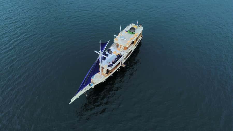 Labuan Bajo: 2 Nights Komodo Liveaboard on Phinisi Boat - Price and Value: What $894 Covers (and What Doesn’t)