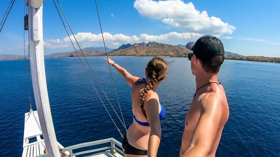 Labuan Bajo: Swim and Snorkel Komodo Island Trip with Lunch - Padar Island Trek: Why Everyone Makes a Beeline for the View