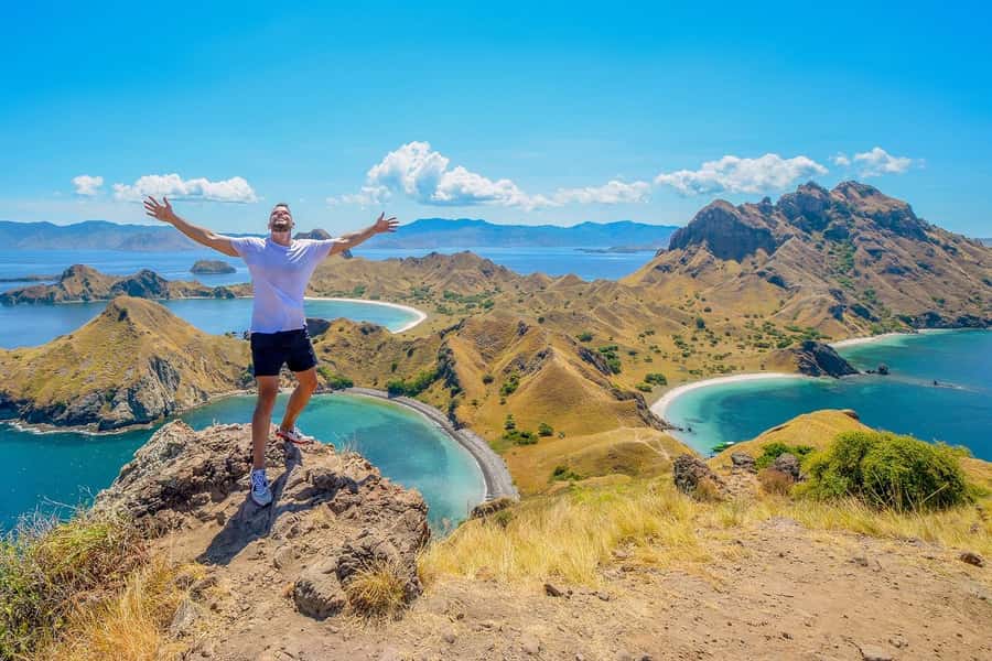 Labuan Bajo: Swim and Snorkel Komodo Island Trip with Lunch - Giant Manta Point and the “Secret Stop”: Snorkel Time Depends on Conditions
