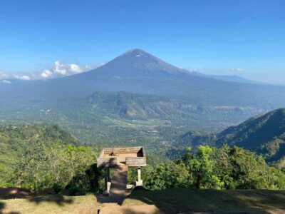 Lahangan Sweet, Tirta Gangga & Virgin Beach - Lahangan Sweet: hilltop views and tree-photo energy