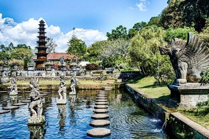 Lempuyang Temple Tour With Lunch and Pick Up - Jasri Beach and Charly’s Chocolate Factory: Why This Stop Matters
