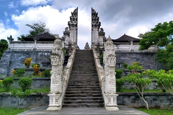Lempuyang Tour : Heaven gate, Tirta Gangga, Goa Raja waterfall - How to Plan Your Day (So It Feels Smooth)