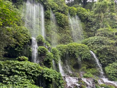 Lombok : Benang Stokel & Kelambu Waterfalls & Merese H - Pickup and Village Stops: Sukarara Weaving and Banyumulek Pottery