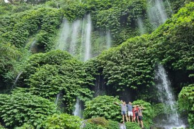 Lombok Driver Customizable Tour Private - Picking your route: jungle waterfalls, weaving villages, temples, beaches